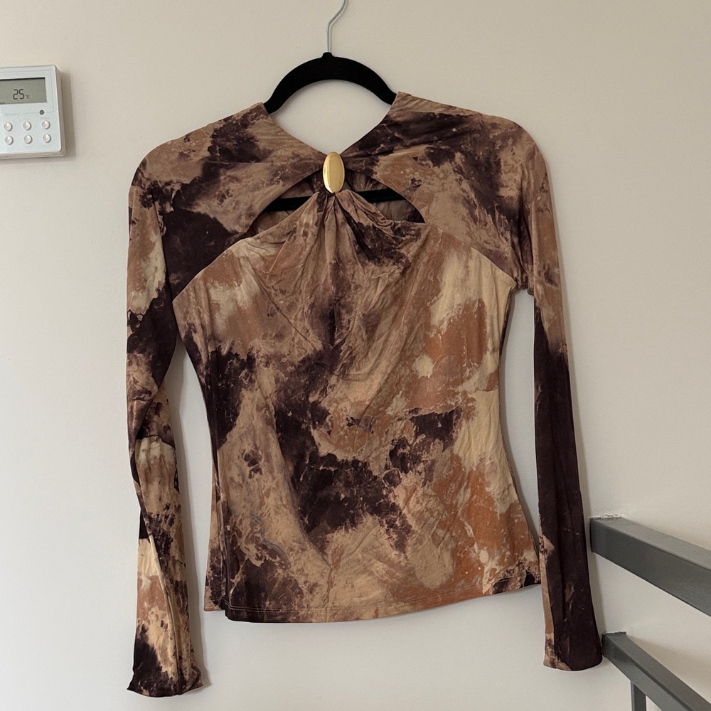 NWOT Simkhai Marbled Long Sleeve Top with Gold Hardware